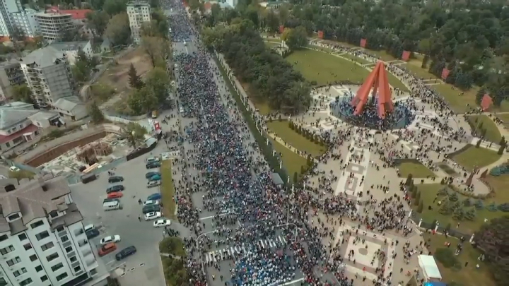 IMAGINI FILMATE CU DRONA! 25.000 de oameni la marşul organizat de PDM: E un prilej de a ne unifica