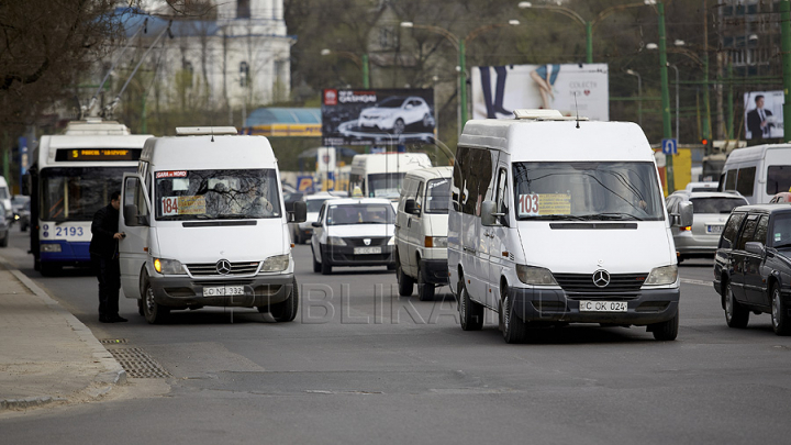 MARE ATENŢIE: Nu-ţi pune viaţa în pericol! Care sunt locurile pe care e bine să te așezi în transport public