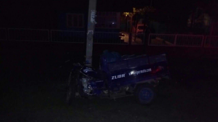 ACCIDENT TERIBIL la Ungheni! Doi tineri au murit după ce au intrat cu motocicleta într-un pilon (FOTO)