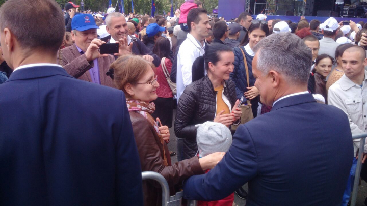 Vlad Plahotniuc, BAIE DE MULȚIME în timpul concertului din PMAN 