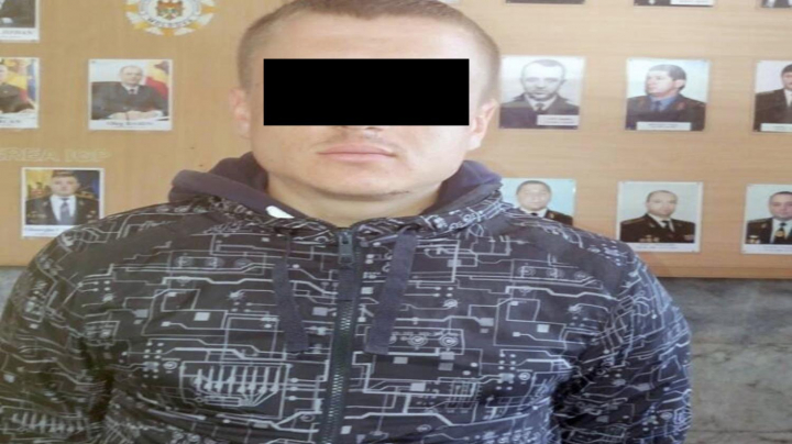 A furat o pereche de cercei: Un bărbat din Stăuceni, reţinut şi cercetat penal de poliţişti (FOTO)