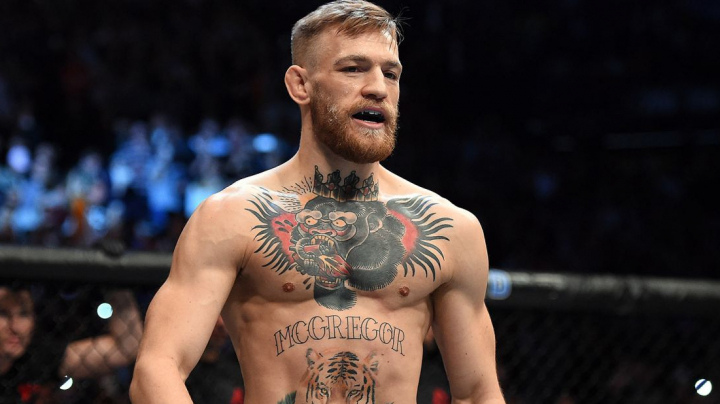 Conor McGregor a semnat contractul pentru lupta cu Floyd Mayweather