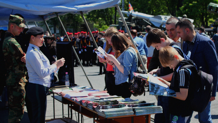 Ministerul Apărării a organizat "Ziua Recrutului" în municipiul Chişinău (FOTOREPORT)