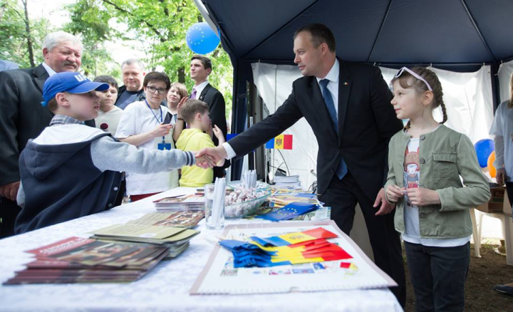 Locuitorii Capitalei, mai aproape de Europa. Cum a fost atmosfera în "Orăşelul european" (FOTO)