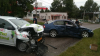 GRAV ACCIDENT în sectorul Ciocana al Capitalei. Un taxi s-a ciocnit violent cu un BMW: 3 persoane, rănite (VIDEO)