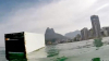 NO COMMENT! Un surfer, aproape să dea peste un frigider. Bărbatul, UIMIT să vadă asta (VIDEO)