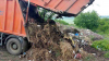 Tone de gunoi din Bălţi sunt aduse într-o livadă de nuci din satul Corlăteni. REACŢIA autorităţilor locale