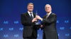 Klaus Iohannis, premiat în SUA: Lupta anticorupție va continua