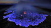NEOBIŞNUIT! Un vulcan din Indonezia luceşte ALBASTRU pe timp de noapte (VIDEO)