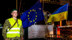 În prima săptămână de la eliberarea vizelor, zeci de mii de ucrainieni au trecut frontiera 