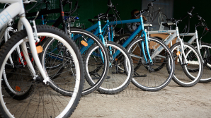 Hoţi de biciclete, reţinuţi pe urme fierbinţi. Ce făceau cu obiectele furate