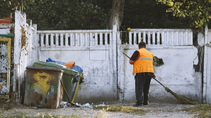 Oraşul Chişinău, mai curat. Mormoanele de gunoi, adunate timp de patru zile, evacuate 