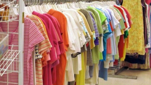 Îmbrăcămintea sintetică ne pune în pericol sănătatea. Vezi cele mai grave consecințe