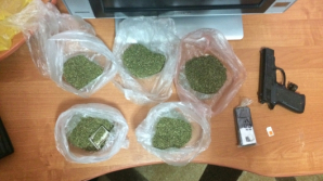 Prinși în flagrant în timp ce comercializau DROGURI. Zece presoane din Bălți și Florești au fost reținute (VIDEO)