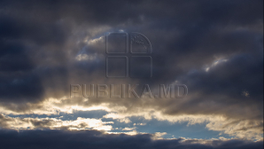 Vreme caldă, dar REVIN PLOILE. Vezi începând de când şi în ce zone vor cădea precipitaţii