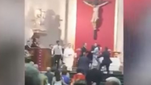 INCIDENT ŞOCANT la o nuntă! UN JIHADIST a încercat să-l ATACE pe PREOT! CE A URMAT (FOTO/VIDEO)