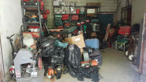 Afacere ilegală, descoperită. Poliţiştii au găsit mărfuri de aproape UN MILION de lei