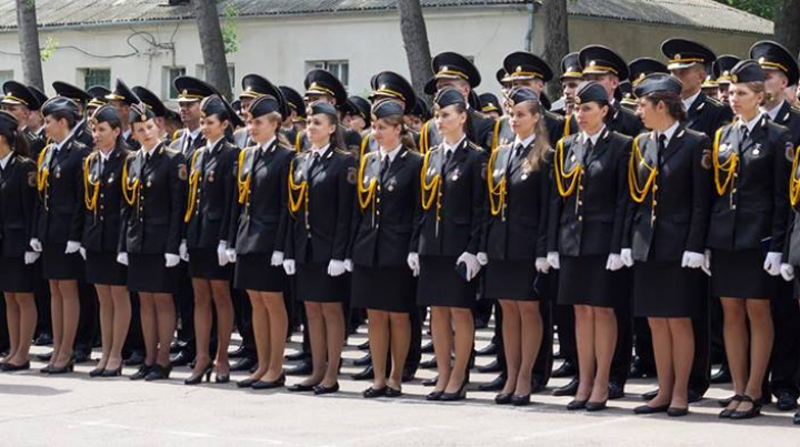 TEORIE VERSUS PRACTICĂ. Studenţii Academiei Ştefan cel Mare exersează ce învaţă la ore (FOTO)