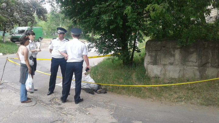 ACT SINUCIGAŞ ÎN CAPITALĂ: Un tânăr de 25 de ani s-a aruncat de la etajul 16