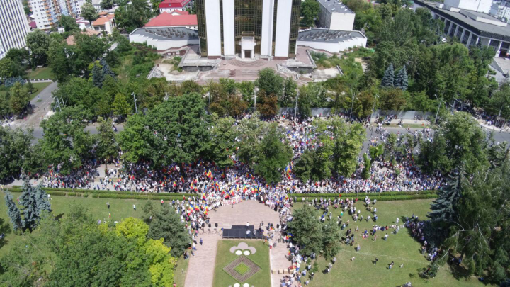 Câte persoane au participat la manifestaţia organizată de PAS, DA şi PN (FOTO)