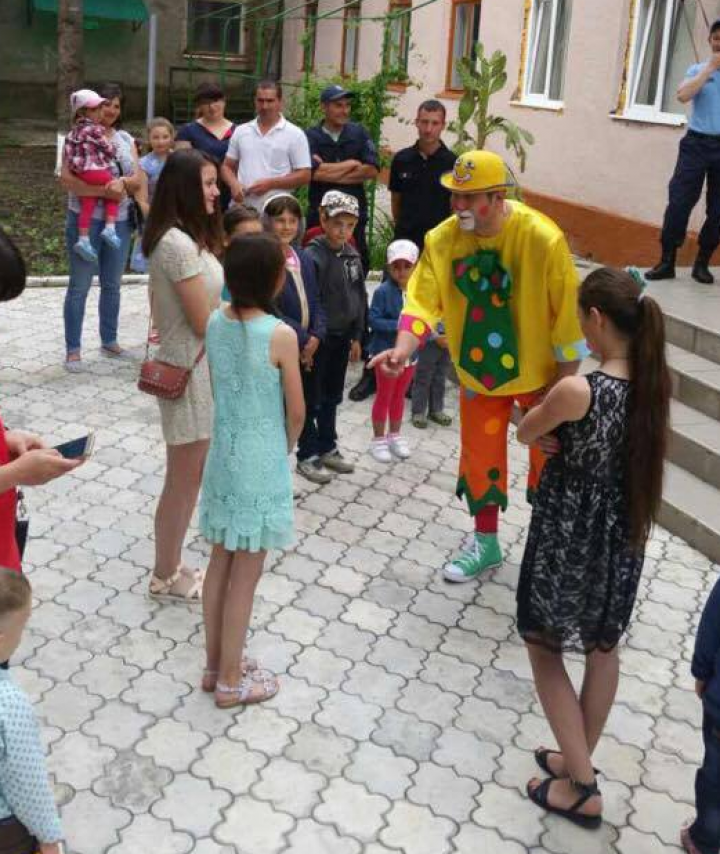 SĂRBĂTOARE DE POVESTE. Copiii angajaţilor SPF Leuşeni au avut o zi de neuitat (VODEO/FOTO)