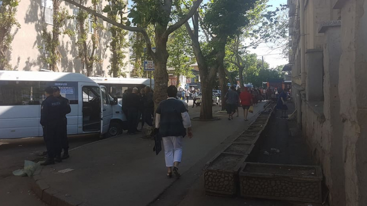 Cum arată străzile oraşului, după ce vânzătorii ambulanţi au fost evacuaţi din preajma Pieţei Centrale (FOTO)