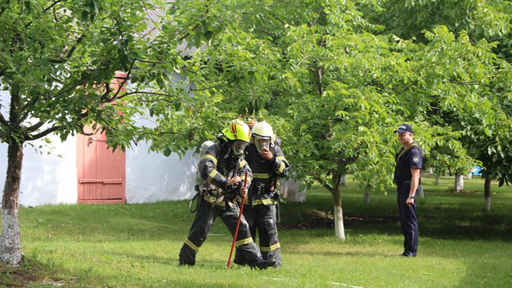 Aplicaţii complexe în raionul Glodeni. Salavatorii au simulat cutremure, incendii şi inundaţii (VIDEO)