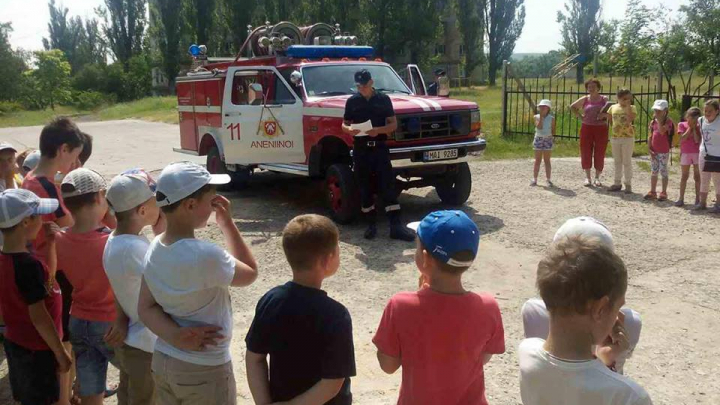 Copiii din tabere au fost instruiți de angajații Serviciului Protecției Civile și Situațiilor Excepționale (FOTO)