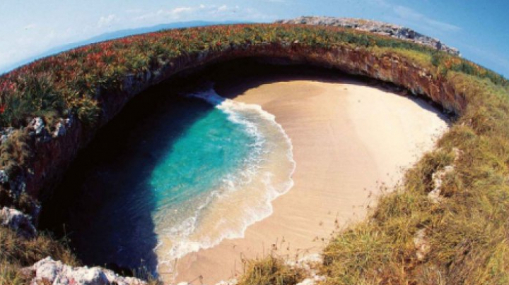 Top 10 cele mai frumoase plaje din lume pe care ar trebui să le vizitezi măcar o dată în viață (FOTO)