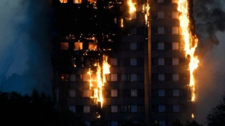 Primele imagini cu INCENDIUL DEVASTATOR din Londra (FOTO+VIDEO)