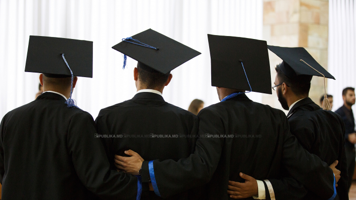 Studenţii străini de la medicină au depus jurământul lui Hipocrates. Câţi dintre ei rămân să profeseze în Moldova