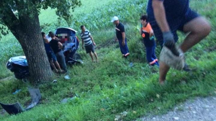 Viteza excesivă UCIDE! Doi tineri au murit într-un grav accident care a avut loc lângă Gura Galbenei (FOTO)