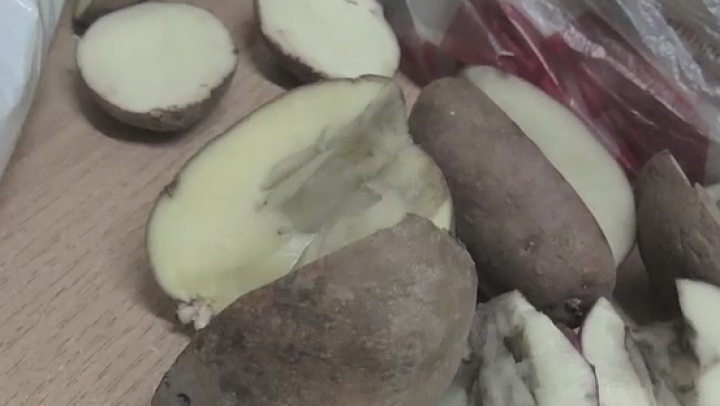 Cartofi cu marijuana, un "deliciu" pentru un condamnat de la Penitenciarul nr 4 Cricova. Ce riscă destinatarul