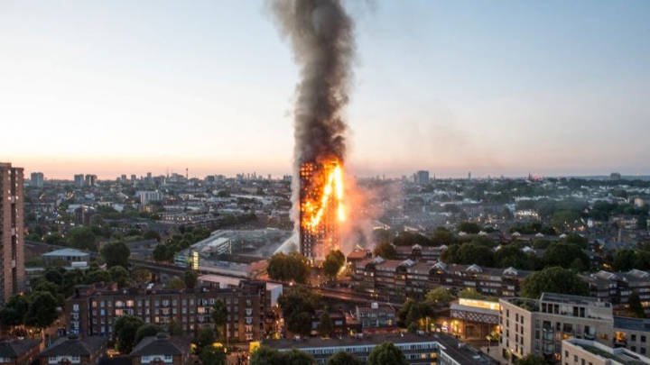 INCENDIU DEVASTATOR la Londra: 12 persoane şi-au pierdut viaţa, alte 70 sunt internate în spitale (FOTO/VIDEO)