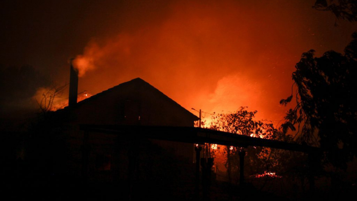 Incendiul catastrofal din Portugalia a luat cel puțin 62 de vieți. Guvernul a decretat 3 zile de doliu național (FOTO)