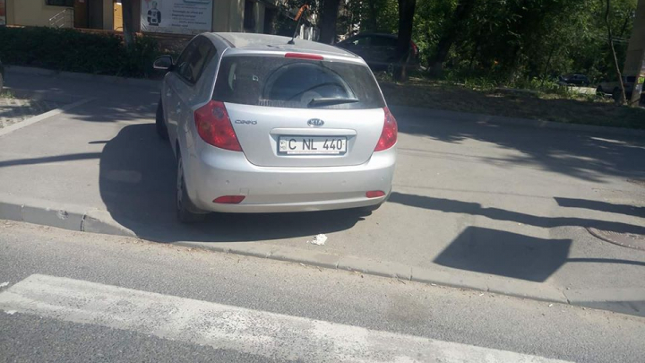 Şofer cu TUPEU! Cum şi-a parcat maşina un conducător auto din Capitală (FOTO)