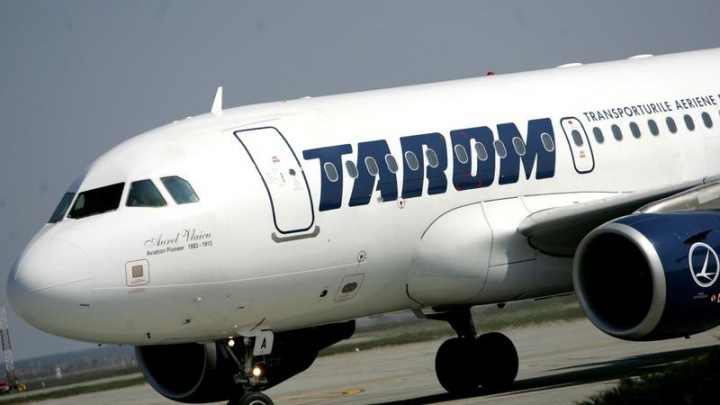 Un avion TAROM a aterizat de urgență, un motor a cedat în aer. Pasagerii SPERIAȚI ÎNGROZITOR: "S-a auzit o bubuitură groaznică"