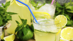 Băutură perfectă în zilele caniculare. Cum prepari cea mai răcoroasă limonadă