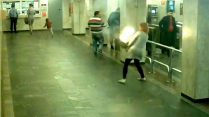 O femeie a trăit ŞOCUL VIEŢII! Ce s-a întâmplat când îşi punea ţigara electronică în geantă (VIDEO)