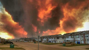 Canada: Peste 40 de mii de oameni, evacuați din calea flăcărilor