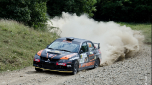 Campionul mondial de raliuri, Sebastien Loeb implicat într-un accident în cursa "Drumul Mătăsii"