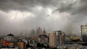 URAGANUL se întoarce în Moscova. AVERTISMENTUL meteorologilor şi a forţelor de ordine