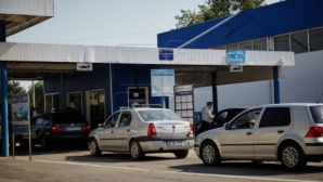 Trafic îngreunat la punctul de trecere Leuşeni. Cât timp stau şoferii la coadă 