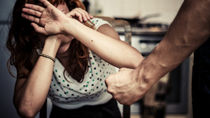 Și-a bătut concubina, după care i-a dat foc! Un bărbat din Anenii Noi riscă 12 ani de închisoare