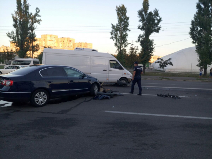 ACCIDENT GRAV în Chișinău! Cinci mașini au fost avariate în sectorul Centru al Capitalei