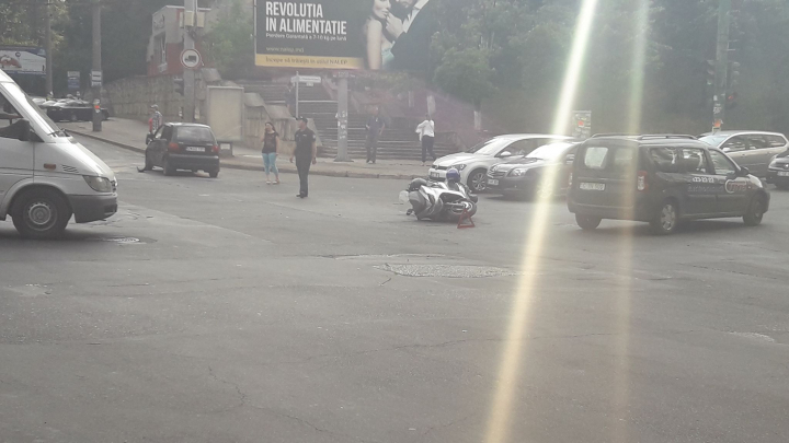 Motociclist rănit grav, la intersecția străzilor Belinschi cu Ion Creangă (FOTO)