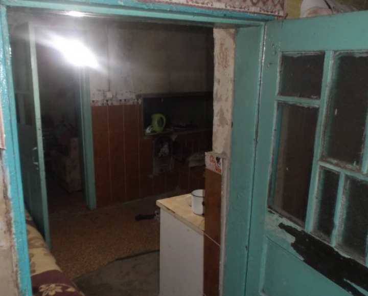 SCLAVIE în secolul XXI. O tânără și copilul ei, forțați să muncească la o stână de oi din Căușeni