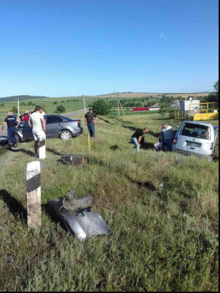 Accident rutier pe traseul M-5: Trei persoane rănite (FOTO)