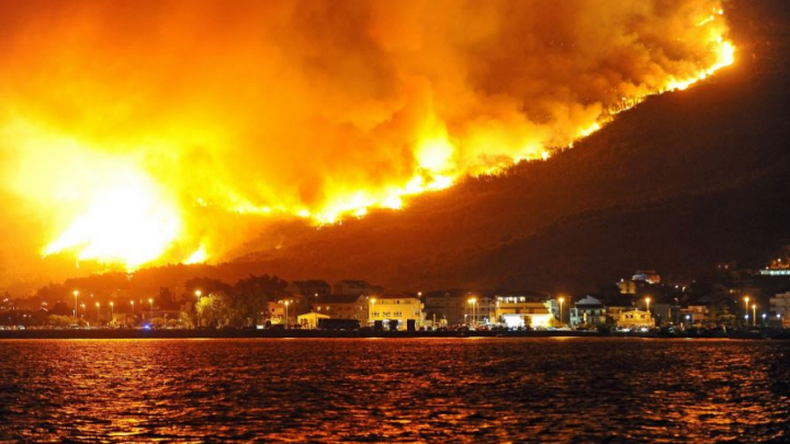 Muntenegru a cerut ajutorul Uniunii Europene în lupta împotriva incendiilor de pădure