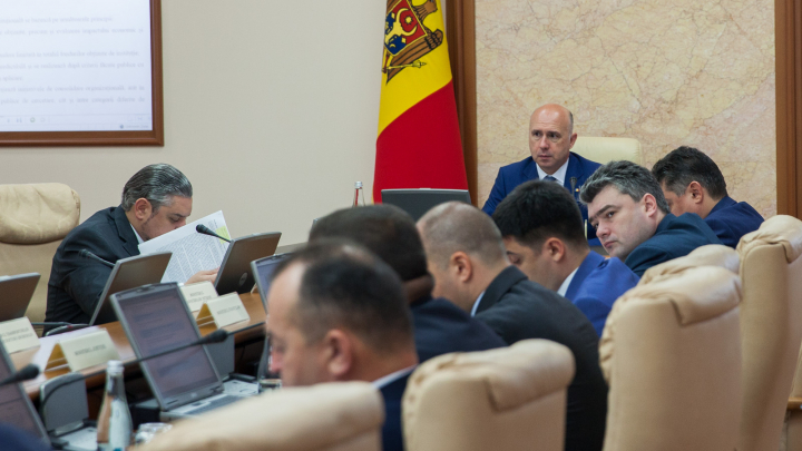 Guvernul a decis crearea a trei centre de integrare pentru străinii din Moldova